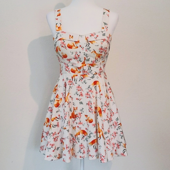 Ixia Dresses & Skirts - Fox print dress. Retro inspired fit and flare. Size Medium.